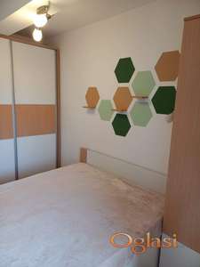 PRELEP STAN U SAMOM CENTRU, USELJIV ODMAH